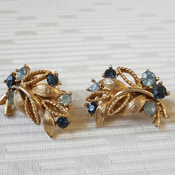 Jewelry - Lovely vintage earrings